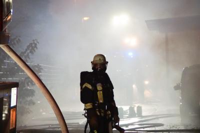 Moeglingen: Autowerkstatt brennt nieder.